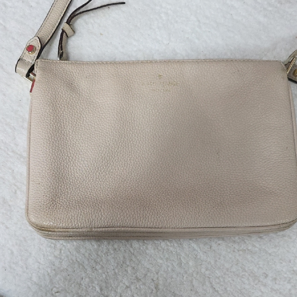 Elegant Cream Leather Shoulder Bag